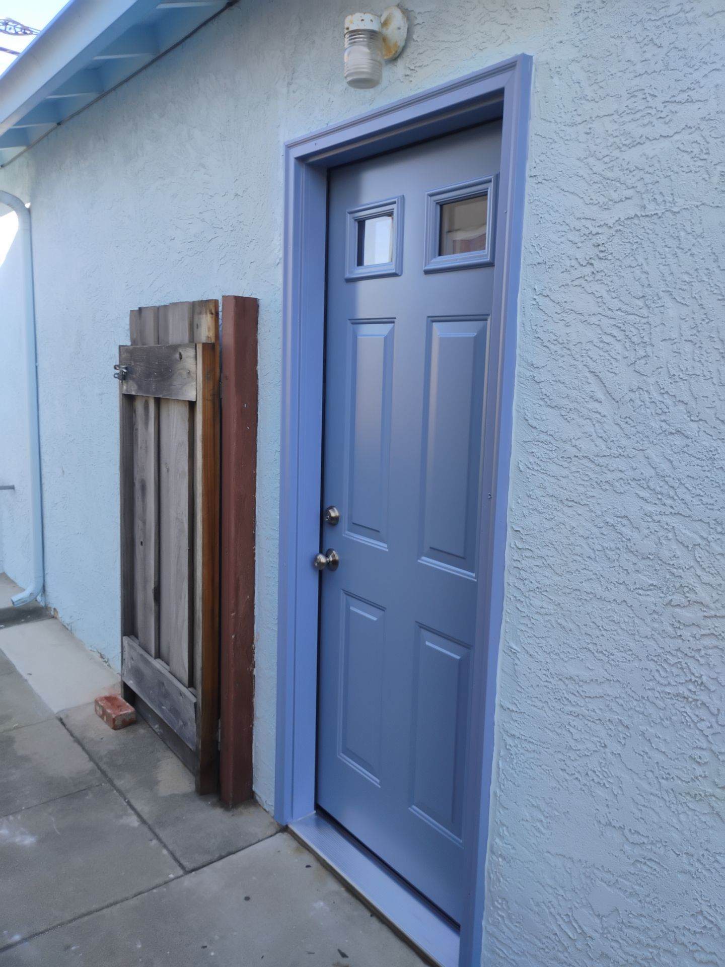 Front Door Replacement project in San Leandro by AMG Doors & Windows — photo 4 of 8